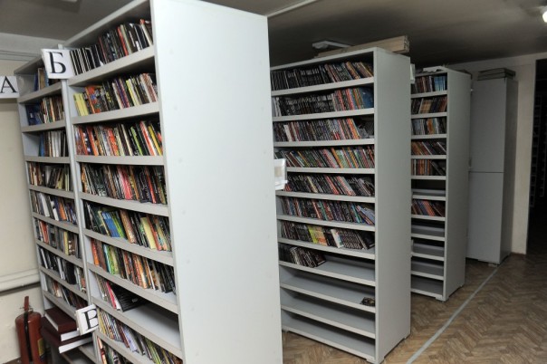 {"en":"Central Republican Library for the Blind","az":"M\u0259rk\u0259zi Respublika Korlar Kitabxanas\u0131","ru":"\u0426\u0435\u043d\u0442\u0440\u0430\u043b\u044c\u043d\u0430\u044f \u0440\u0435\u0441\u043f\u0443\u0431\u043b\u0438\u043a\u0430\u043d\u0441\u043a\u0430\u044f \u0431\u0438\u0431\u043b\u0438\u043e\u0442\u0435\u043a\u0430 \u0434\u043b\u044f \u0441\u043b\u0435\u043f\u044b\u0445"}