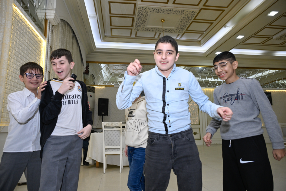 24-25 dekabr 2024-cü il tarixlərində Bakı və Abşeronda  yaşayan görmə məhdudiyyəti olan və əlilliyi müəyyən edilmiş 18 yaşınadək uşaqlar üçün Yeni il şənliyi təşkil edilib.